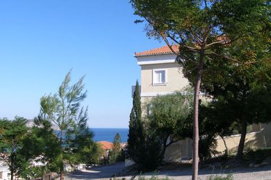 Treehouse Holiday Homes - Image 5