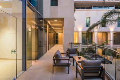 Trianon Luxury Apartments & Suites - Image 4