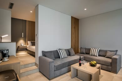 Trianon Luxury Apartments & Suites - Image 7