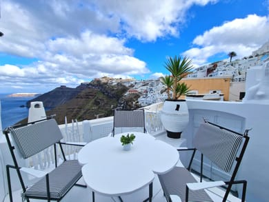 Senior Honeymoon Cave Suite with Private Heated Indoor Jacuzzi – Kalipso