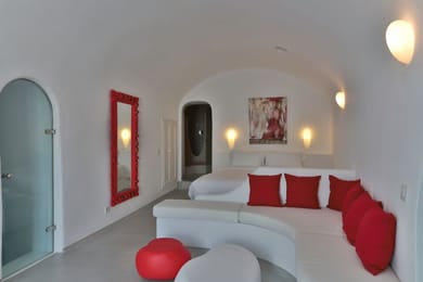 Senior Honeymoon Cave Suite with Private Heated Indoor Jacuzzi – Kalipso