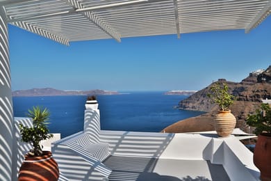 Three-Bedroom Villa with 2 Private Heated Jacuzzi and Caldera View Terraces