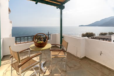 Seafront Suite Niovi