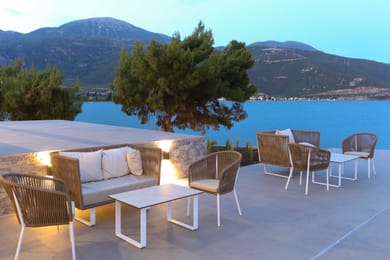 Trizonia Bay Hotel - Image 2