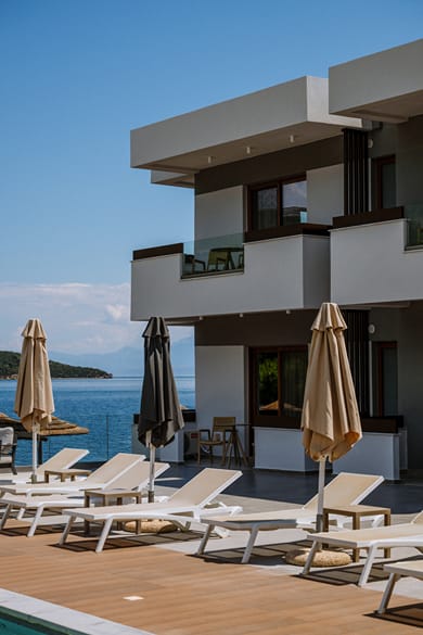 Trizonia Bay Hotel - Image 4