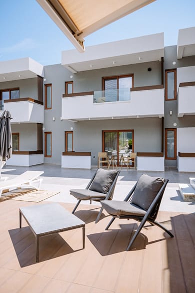 Trizonia Bay Hotel - Image 6