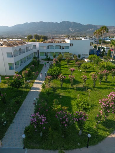 Tropical Sol Hotel - Image 2