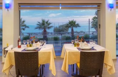 Tropical Hotel Athens - Image 4