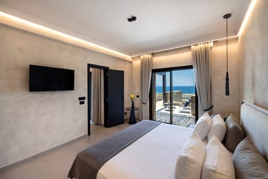 Majestic One Bedroom Villa with Private Pool and Panoramic Sea View