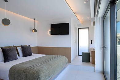 Twinn Downtown Piraeus - Image 4