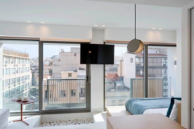 Twinn Downtown Piraeus - Image 6