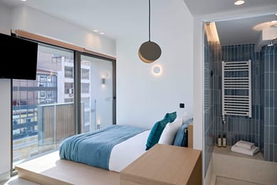 Twinn Downtown Piraeus - Image 7