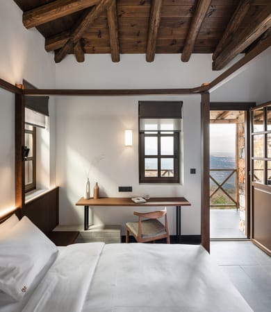 Two Bedroom Suite with Fireplace - Mountain & Sea View 45m²