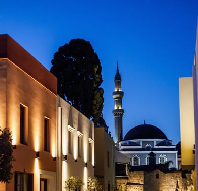 Utopia Luxury Suites  | Old Town - Image 3