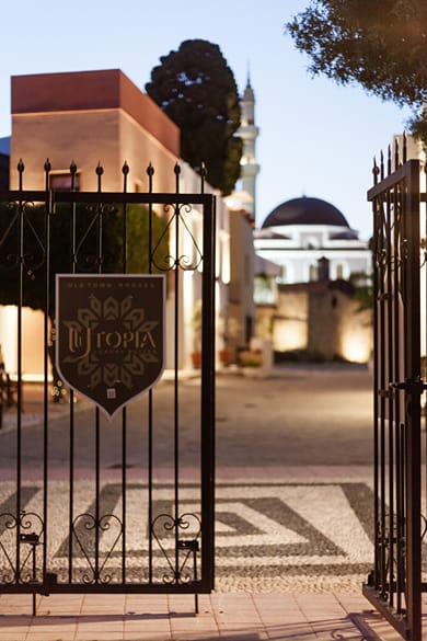 Utopia Luxury Suites  | Old Town - Image 7