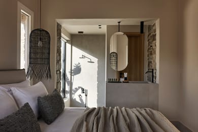 Elegant Two Bedroom with Indoor Jacuzzi