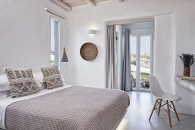 Three Bedroom Elegant Villa Sea View with Private Pool
