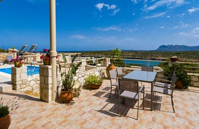 Vagioni Seaside Villa - Image 3