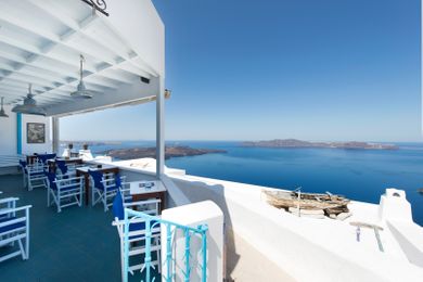 Vallas Apartments & Villas Santorini - Image 5