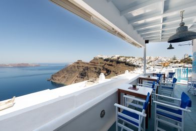 Vallas Apartments & Villas Santorini - Image 6