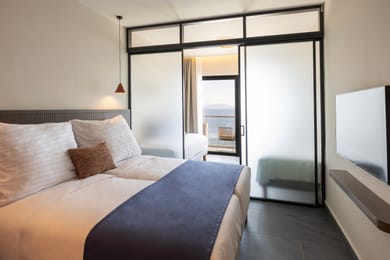Family Room with bunk beds and sliding door Sea View