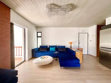 Varkiza Gallery Suite - Image 2