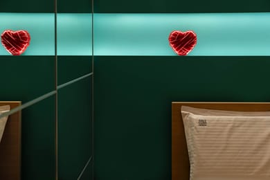 Varkiza Gallery Suite - Image 6
