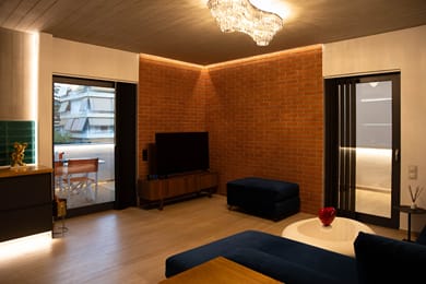 Varkiza Gallery Suite - Image 7