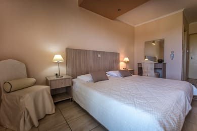 Varres Hotel - Image 4