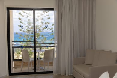 Deluxe Twin Room with Sea View