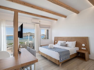 Sea Front Suite Bathtub