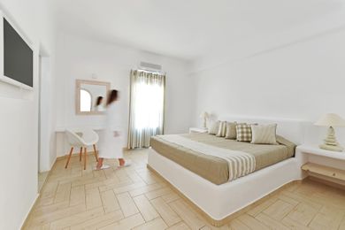 Evgenia Villas & Suites - Image 4