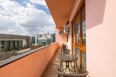 Downtown Victoria Apartments by CityBookings - Image 4