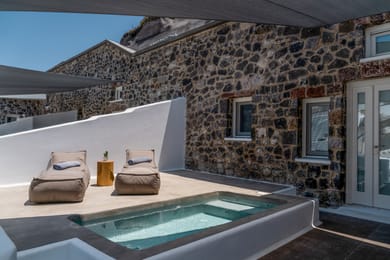 Cave Suite with Jacuzzi