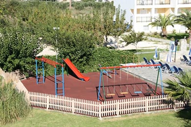 Village Inn Studios & Family Apartments - Image 5
