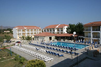 Village Inn Studios & Family Apartments - Image 4