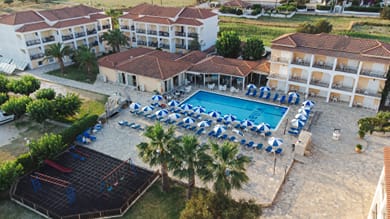 Village Inn Studios & Family Apartments - Image 3