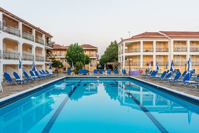 Village Inn Studios & Family Apartments - Image 7