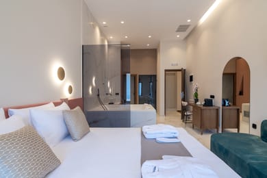 Deluxe Suite with Indoor Jacuzzi - City View | Rethymnon Old Town
