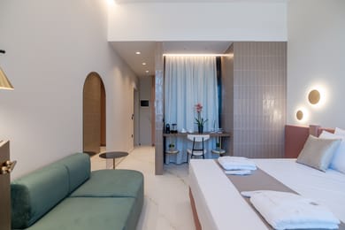 Executive Suite with Outdoor Jacuzzi - Sea View | Rethymnon Old Town
