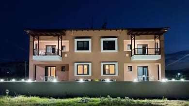 Villa Melia Luxury Suites - Image 2