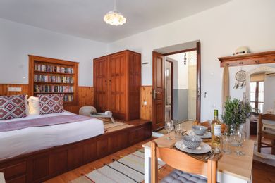 Thea Suite