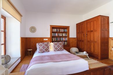 Thea Suite