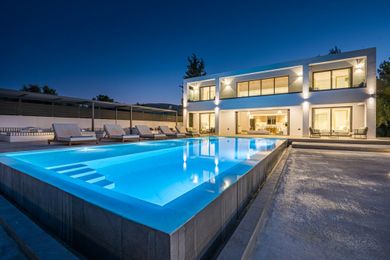 Benigni Villa | 4 Bed | Laganas
