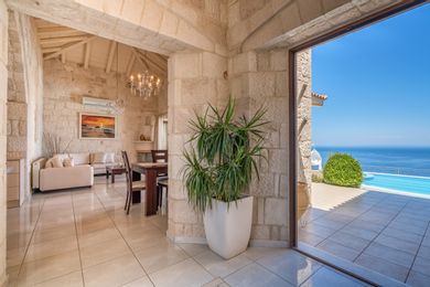 Beverly Villa | 4 Bed | Volimes-Elatio