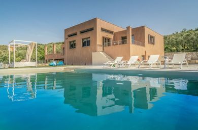 Frank Villa | 4 Bed | Gaitani