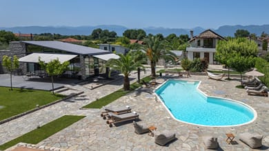 Vintage Suites Trikala - Image 2