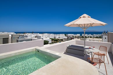 Honeymoon Suite Outdoor Heated Tub Sea View