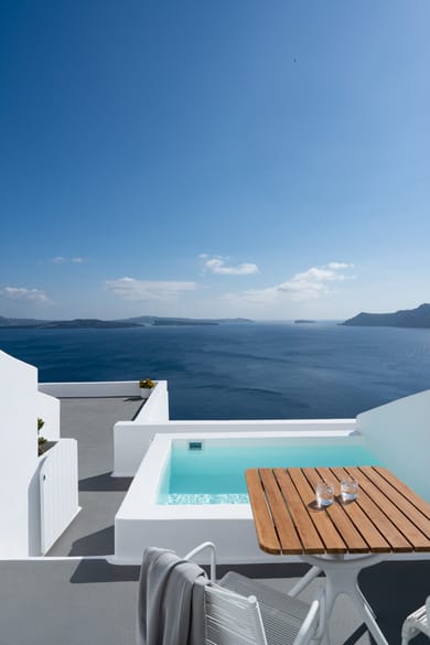 Villa Double Room open air jetted tub