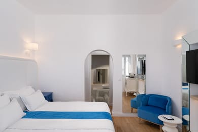 Villa Double Room open air jetted tub